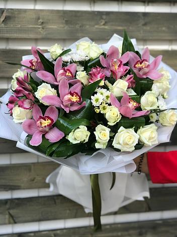 Букет цветов из: Розы и Хризантемы в Богородском