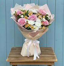 Букет цветов из:  Гвоздики, Орхидеи и Розы в Богородском