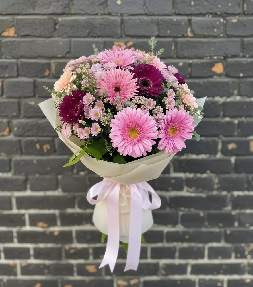 Букет цветов из: Герберы и Хризантемы в Богородском