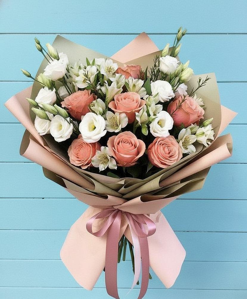 Букет цветов из: Розы, Альстромерии и Лизиантусы в Богородском