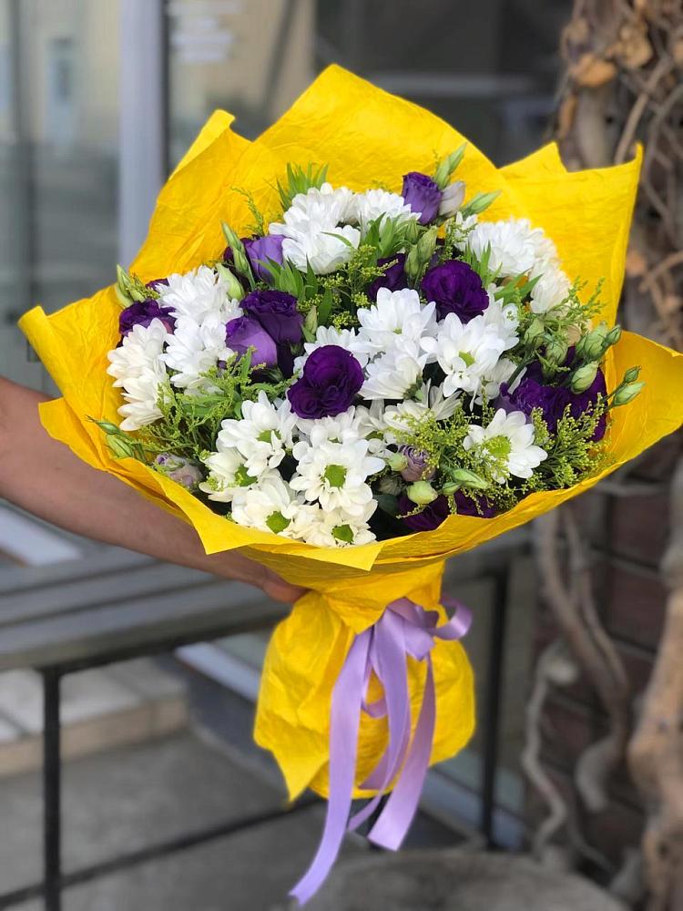 Букет цветов из: Ирисы, Хризантемы и Ромашки в Богородском