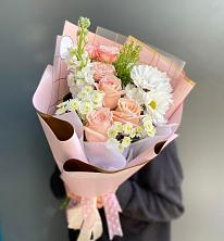 Букет цветов из:  Хризантемы и Розы в Богородском